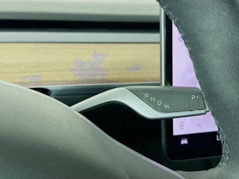 Used 2022 Tesla Model Y Performance image 23