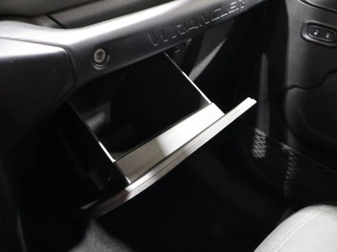 Used 2022 Jeep Wrangler Unlimited Sport AWD/4WD image 31
