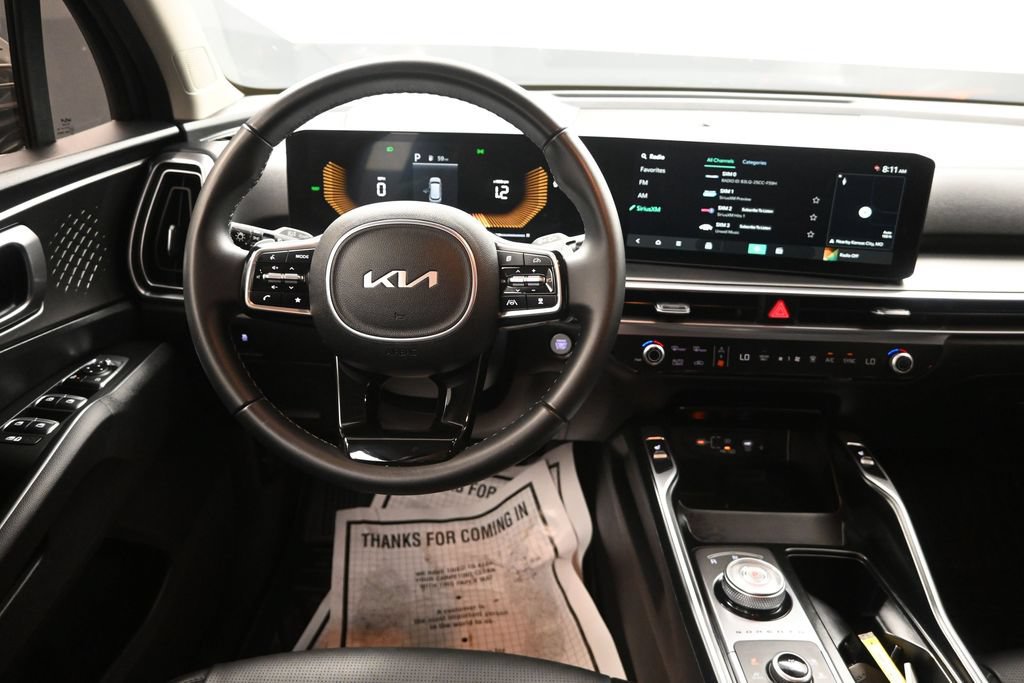 Used 2025 Kia Sorento EX AWD/4WD image 33
