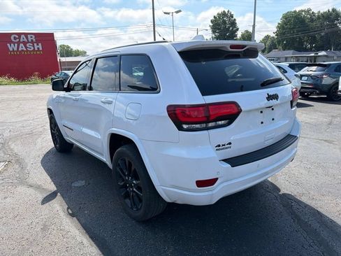 Used 2021 Jeep Grand Cherokee Laredo X AWD/4WD image 5