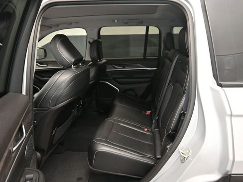 Used 2023 Jeep Grand Cherokee 4WD 4xe image 15