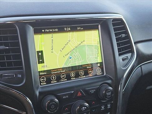 Used 2018 Jeep Grand Cherokee Limited image 15