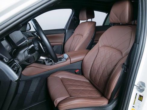Used 2023 BMW X6 xDrive40i w/ Executive Package image 11