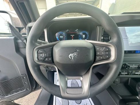 Used 2025 Ford Bronco 2-Door AWD/4WD image 16