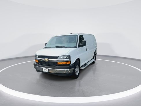 Used 2023 Chevrolet Express 2500 w/ Driver Convenience Package image 8