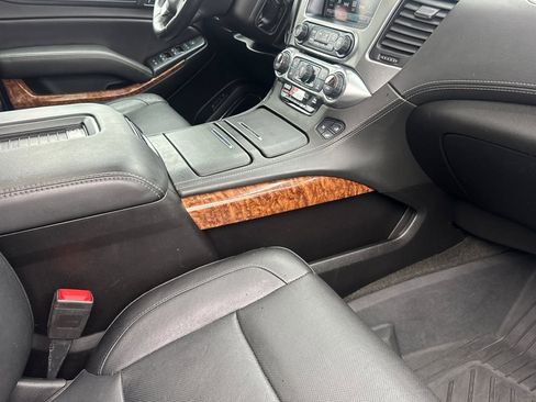 Used 2018 Chevrolet Suburban Premier image 19