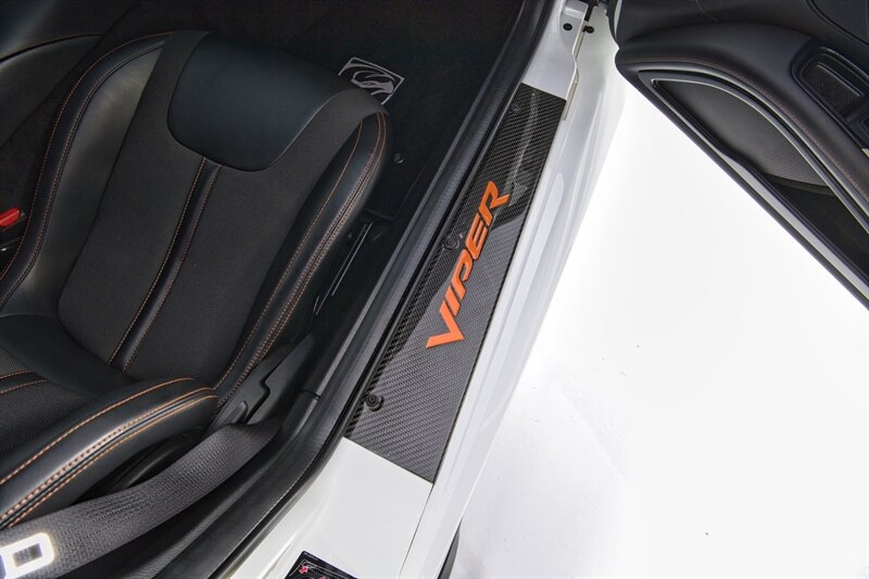 Used 2014 SRT Viper SRT-10 RWD image 30