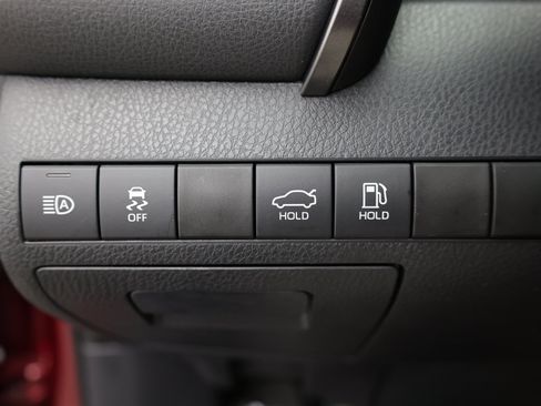 Used 2020 Toyota Camry LE FWD image 19