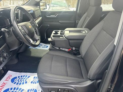 Certified 2024 Chevrolet Silverado 1500 LT AWD/4WD image 9