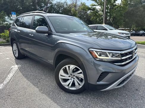Used 2023 Volkswagen Atlas SE w/ Panoramic Sunroof Package FWD image 5