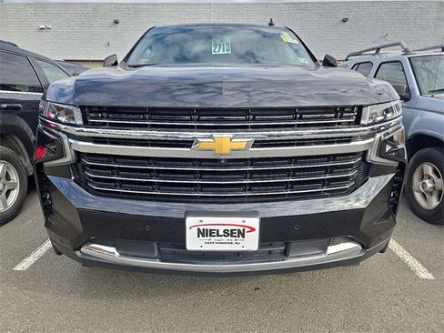 Used 2022 Chevrolet Tahoe LT w/ Luxury Package image 2
