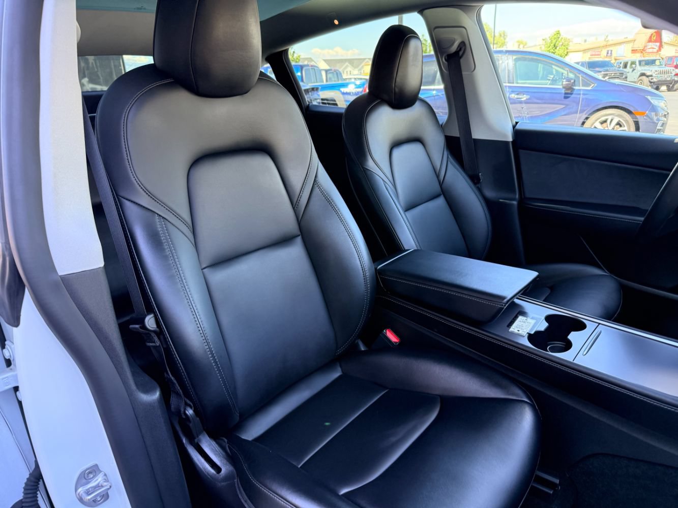 Used 2022 Tesla Model Y Long Range AWD/4WD image 17