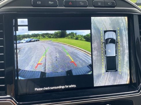 Certified 2022 Ford F350 Platinum w/ Tremor Off-Road Package AWD/4WD image 28