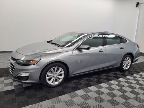 Used 2025 Chevrolet Malibu LT FWD image 2