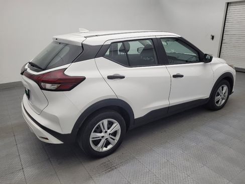 Used 2022 Nissan Kicks S FWD image 10