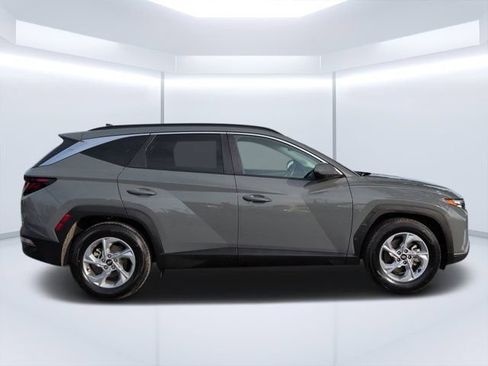 Used 2024 Hyundai Tucson SEL FWD image 2