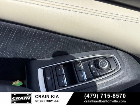 Used 2022 Subaru Ascent Limited w/ Technology Package AWD/4WD image 9
