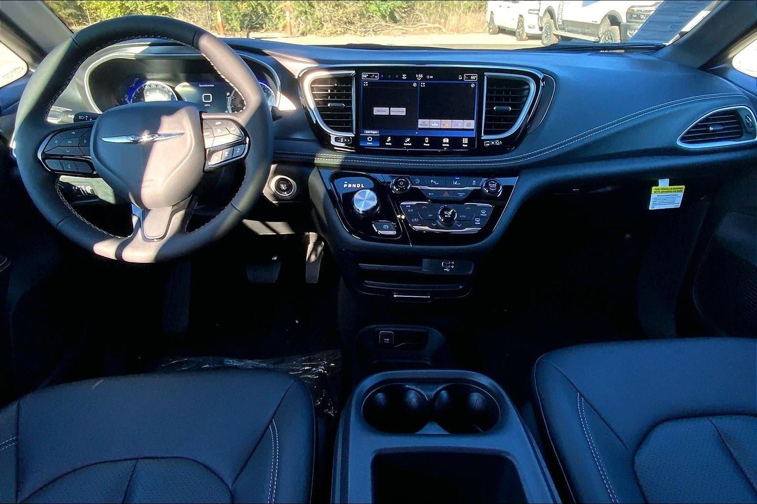 New 2026 Chrysler Pacifica Select w/ S Appearance Package FWD image 14