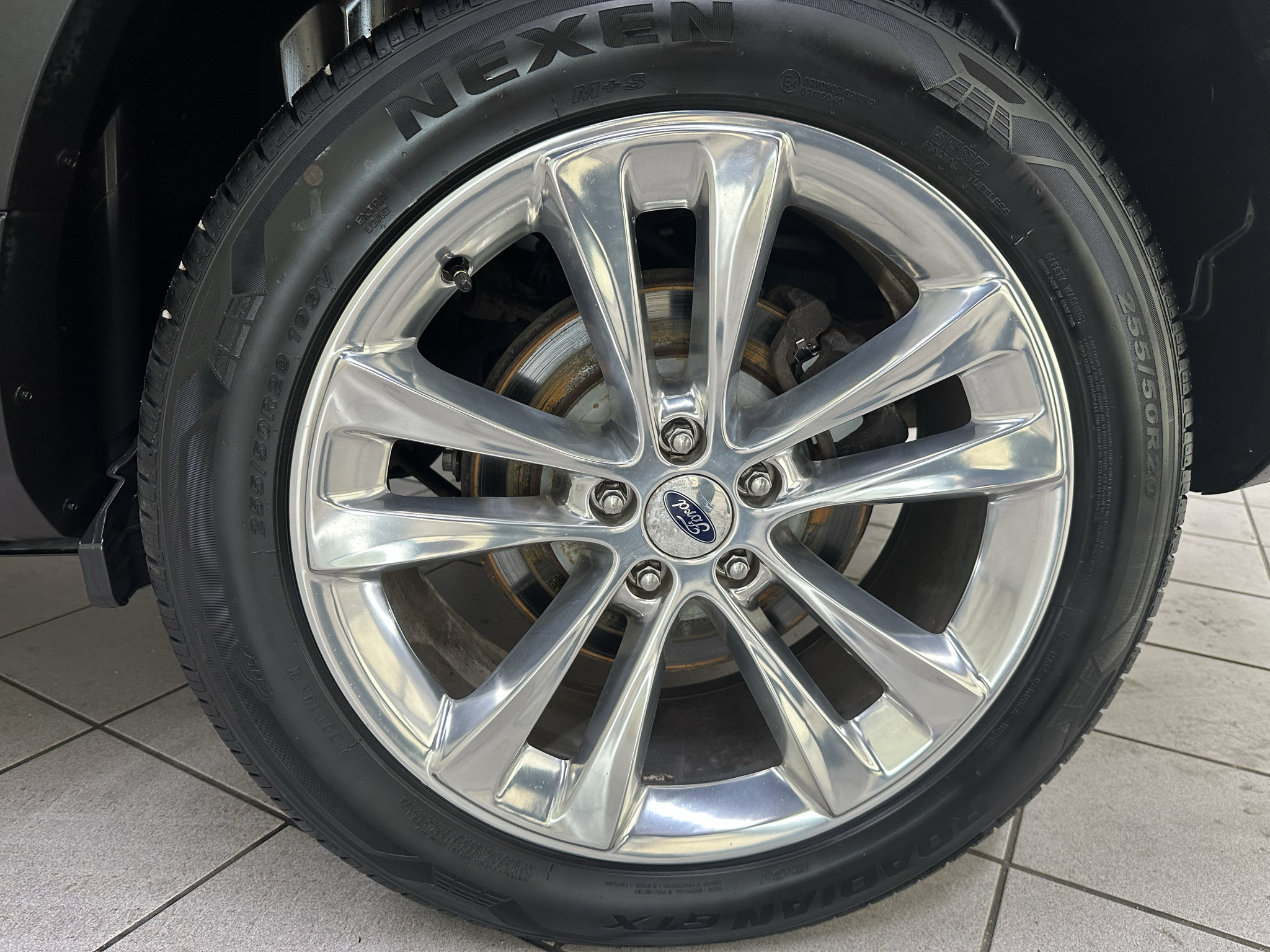 Used 2018 Ford Explorer XLT w/ Equipment Group 202A AWD/4WD image 31