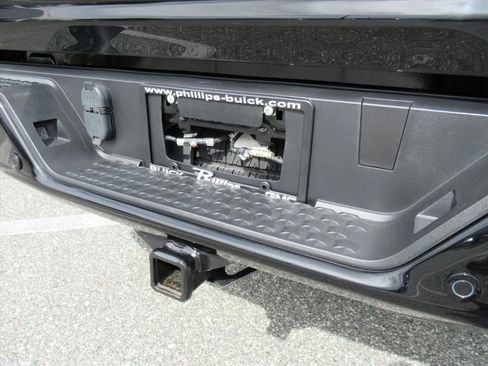 Used 2023 GMC Canyon AT4 w/ AT4 Premium Package AWD/4WD image 8