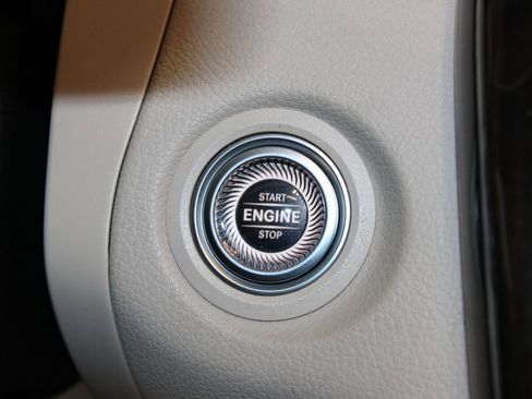 Used 2022 Mercedes-Benz GLC 300 4MATIC image 27