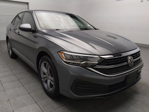 Used 2022 Volkswagen Jetta SE FWD image 13