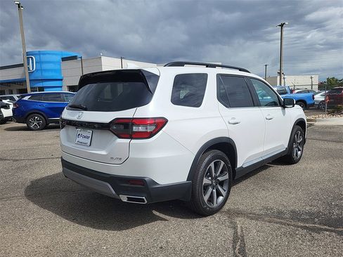 New 2025 Honda Pilot Elite image 2