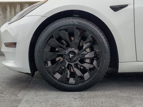 Used 2023 Tesla Model 3 Standard Range RWD image 12