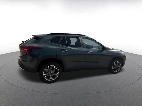 Used 2025 Chevrolet Trax LT FWD image 15