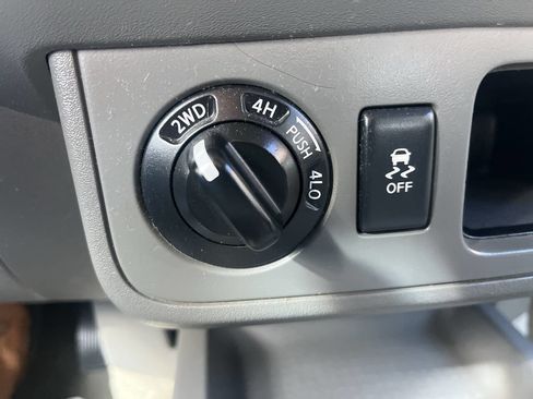 Used 2015 Nissan Frontier SV AWD/4WD image 21
