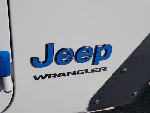 Used 2022 Jeep Wrangler Sport AWD/4WD image 7