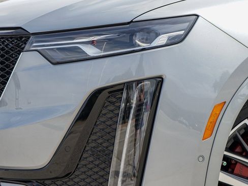 New 2025 Cadillac XT6 Sport w/ Technology Package image 3