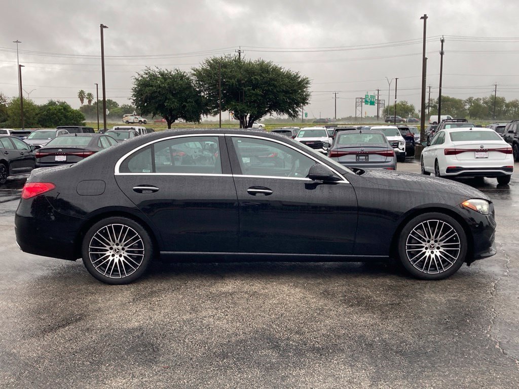 Used 2025 Mercedes-Benz C 300 4MATIC Sedan image 3