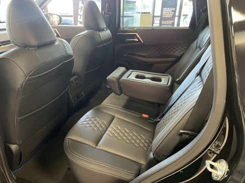 New 2025 Mitsubishi Outlander SEL Black Edition image 9