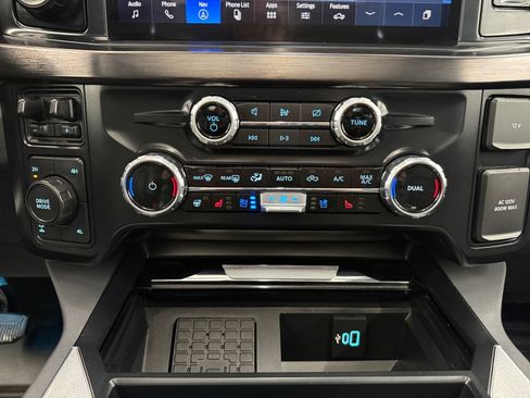 Used 2024 Ford F250 Lariat w/ Lariat Ultimate Package AWD/4WD image 22