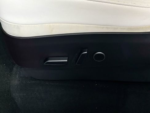 Used 2022 Tesla Model Y Performance image 15