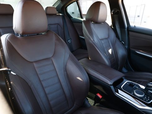 Used 2019 BMW 330i Sedan w/ Premium Package image 19