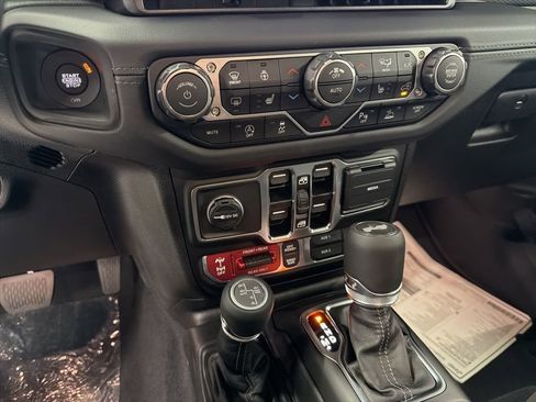New 2025 Jeep Wrangler Unlimited Rubicon image 23