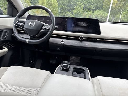 Certified 2023 Nissan Ariya FWD image 3