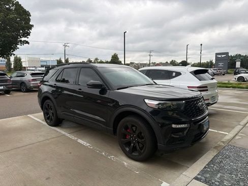 Used 2024 Ford Explorer ST w/ Technology Package AWD/4WD image 3