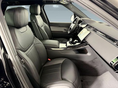 Used 2026 Land Rover Range Rover Sport SE image 21