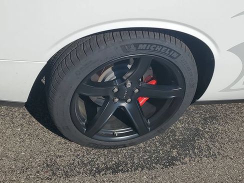 Used 2017 Dodge Challenger SRT Hellcat RWD image 5