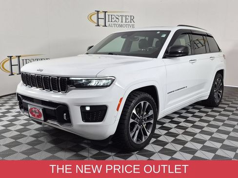 Certified 2022 Jeep Grand Cherokee Overland AWD/4WD image 8