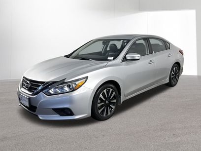 Used 2018 Nissan Altima 2.5 SV w/ 2.5 SV Technology Package