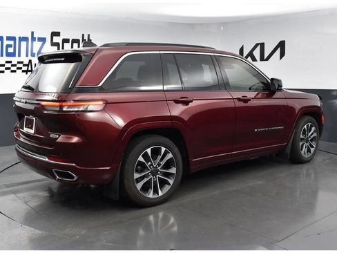 Used 2024 Jeep Grand Cherokee Overland AWD/4WD image 5