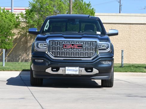 Used 2018 GMC Sierra 1500 Denali w/ Denali Ultimate Package image 3
