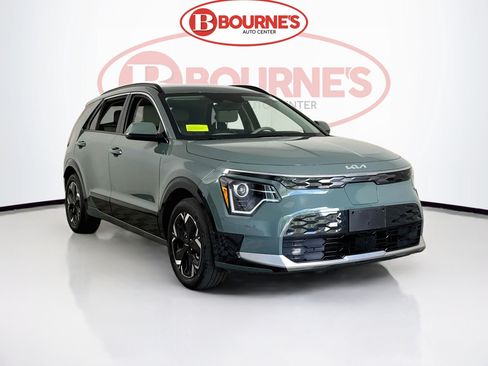 Used 2023 Kia Niro Wind w/ Wind Preserve Package FWD image 1
