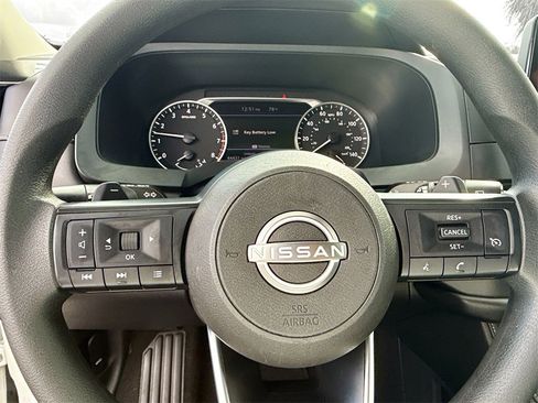 Used 2024 Nissan Pathfinder S image 22