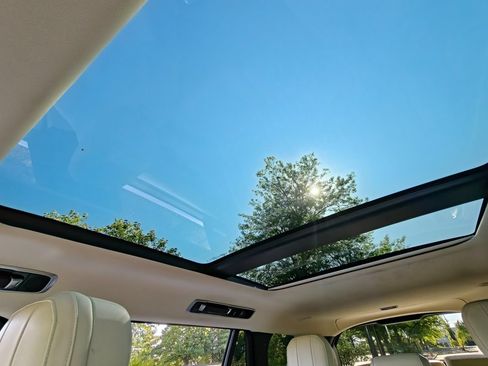 Used 2022 Land Rover Range Rover Long Wheelbase SE AWD/4WD image 36