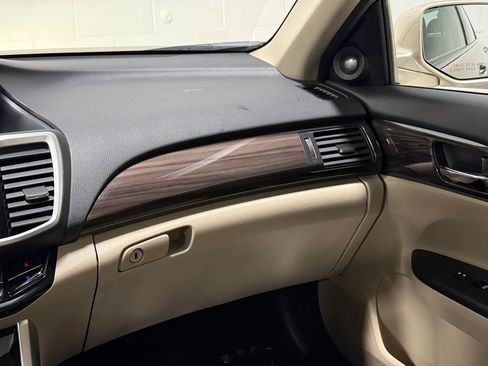 Used 2017 Honda Accord EX-L image 22